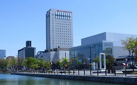 富山皇冠假日酒店&度假村